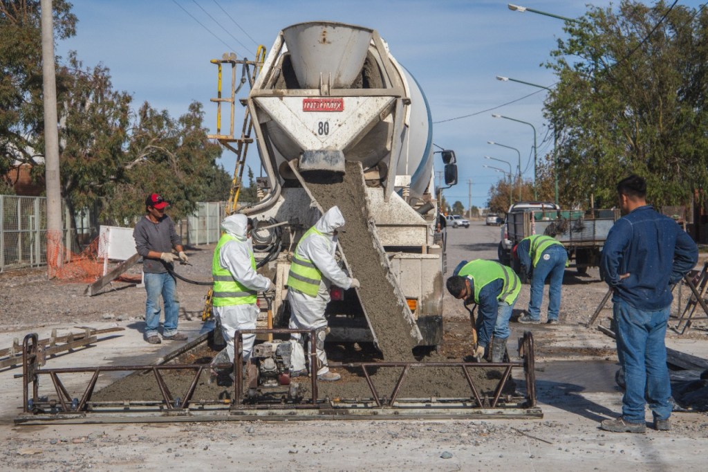 Pavimentan accesos a establecimientos escolares de&nbsp;Rawson