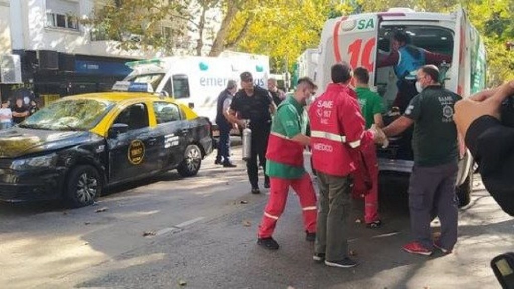 Investigan si el taxista que atropelló a las turistas francesas podía&nbsp;conducir