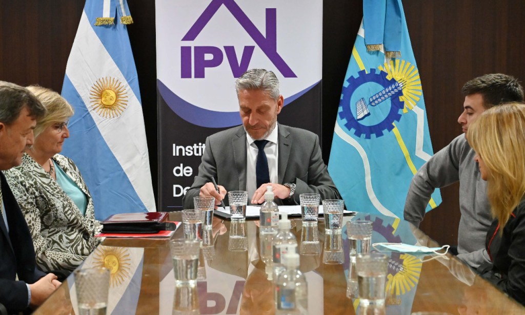 Convenios para la construcción de viviendas en el Dique y 28 de&nbsp;Julio