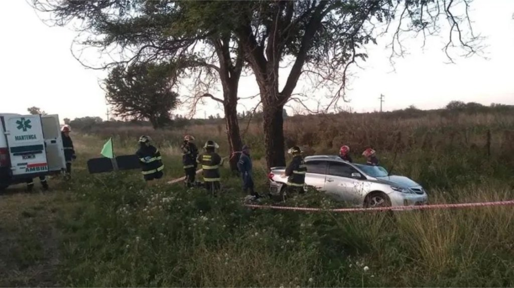 Una mujer de 36 años y su hijo de 10 murieron al chocar violentamente contra un&nbsp;camión