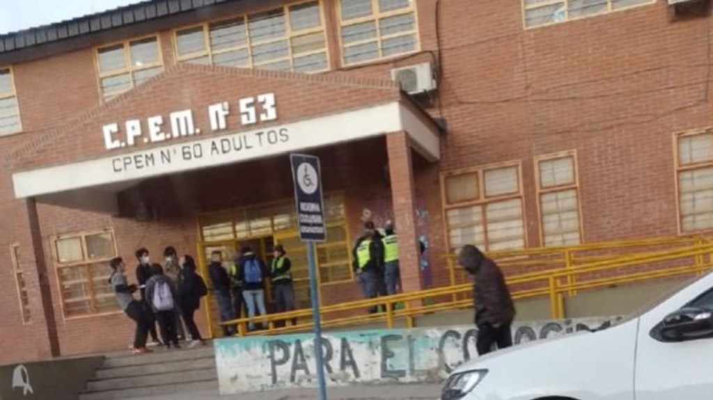 «Voy a cag… a tiros a todos»: un alumno amenazó a sus compañeros y cerraron la&nbsp;escuela