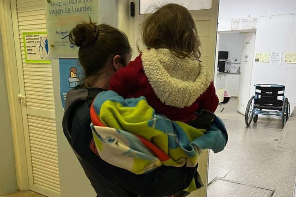Una mujer encerró a su hija de 2 años y la dejó sola para ir a una&nbsp;fiesta