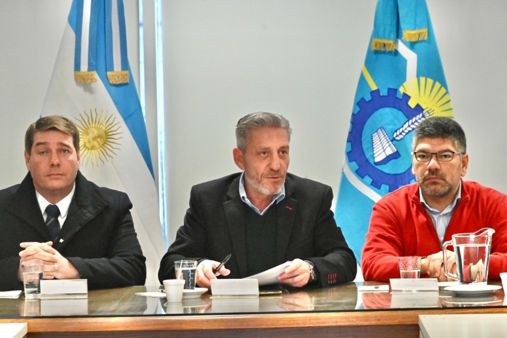 Arcioni sobre la pesca: «vamos a defender los puestos de trabajo de nuestra&nbsp;provincia”