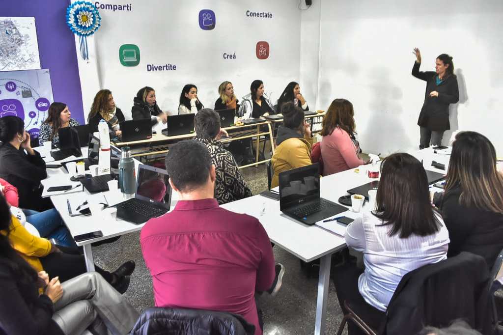 Personal de la Oficina de Empleo se capacitó sobre el Programa&nbsp;Fomentar
