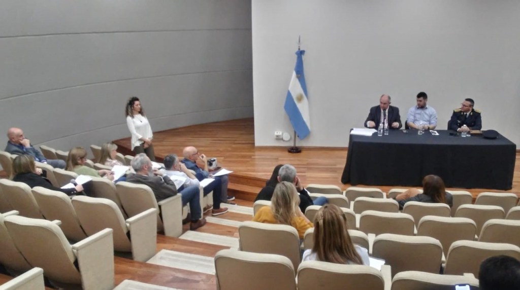 Castro se reunió con Diputados por la adquisición de recursos para la Policía del&nbsp;Chubut