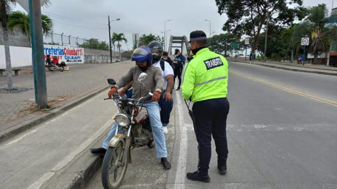 Ecuador prohíbe que más de una persona viaje en moto para reducir&nbsp;delitos