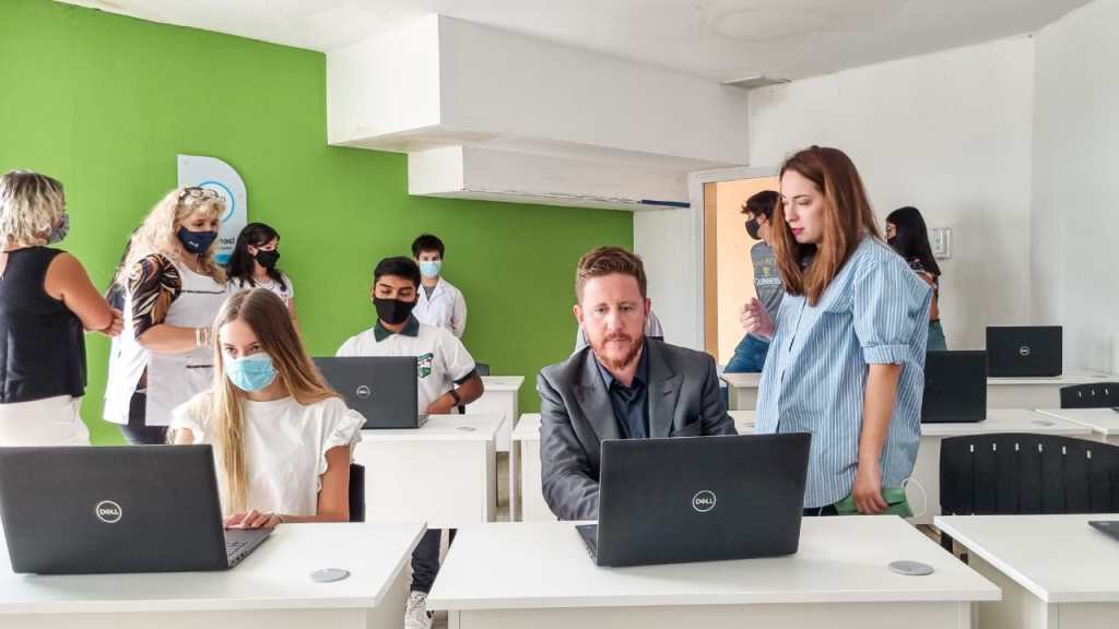 Dolavon impulsa el desarrollo local a través de la formación académica de vecinos y vecinas 
