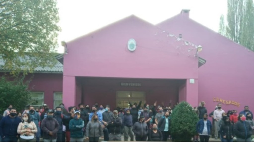 Comienzan las obras de gas y calefacción en la Escuela N° 7719 de El&nbsp;Maitén