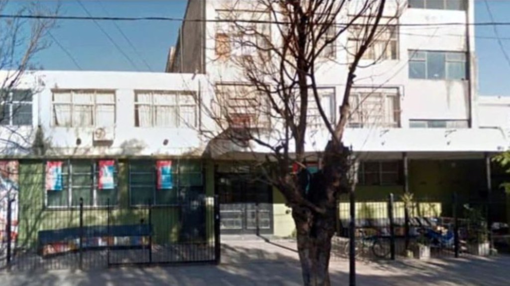 Una adolescente atacó a puñaladas a una compañera a la salida del&nbsp;colegio