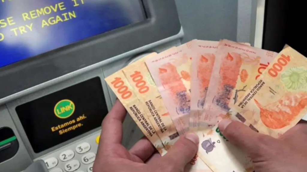 Habrá tres bonos de hasta $25.000: ¿Quiénes lo&nbsp;cobran?