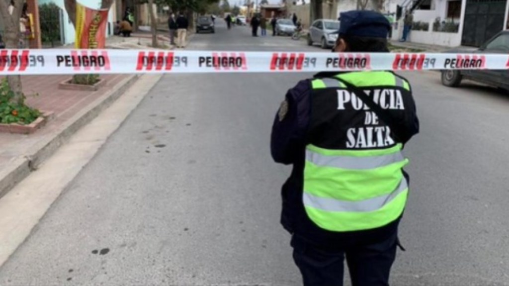 Horror: asesinaron a puñaladas a una mujer y dejaron su cuerpo tirado en la&nbsp;calle