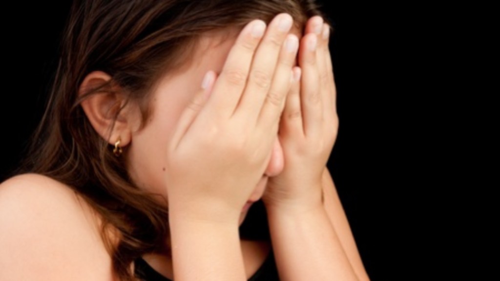 Horror: se peleó con su hermana y ató a su sobrina para que su hijo la&nbsp;violara