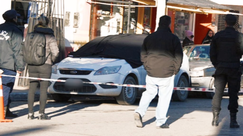 Trelew: apareció un hombre muerto dentro de un auto en el centro de la&nbsp;ciudad