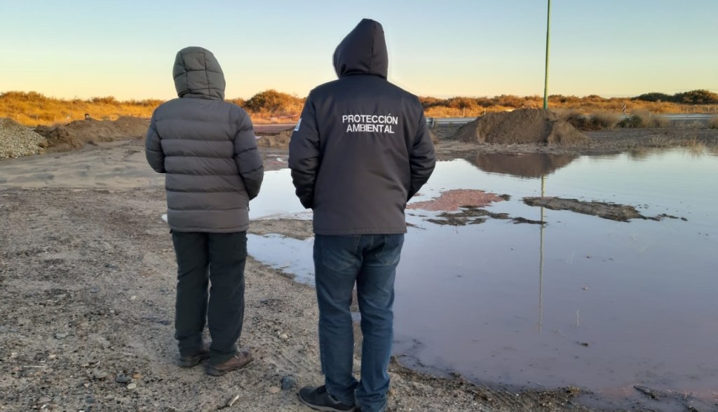 Ambiente municipal intervino en contingencia por escurrimiento de efluentes&nbsp;pesqueros