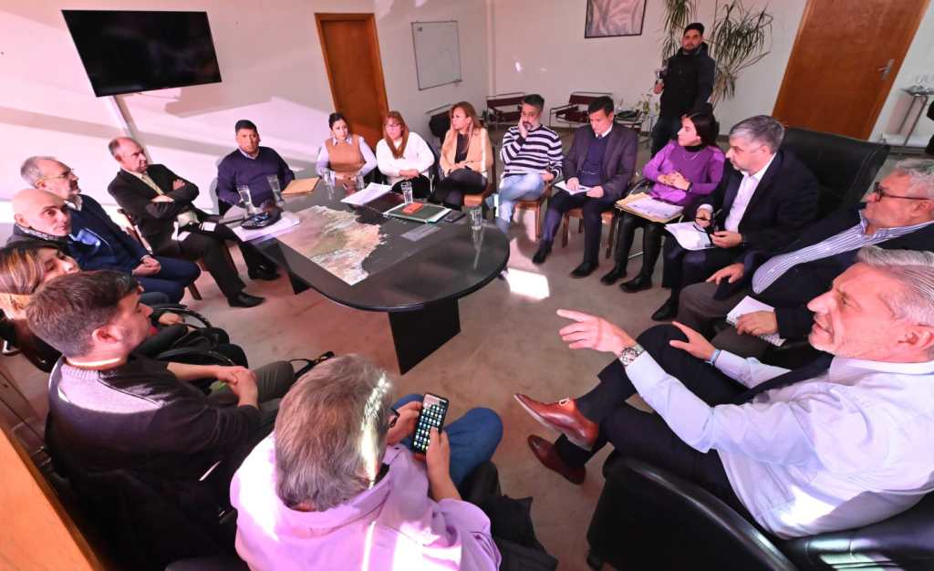 Arcioni se reunió con jefes comunales para avanzar en las prioridades de cada localidad 