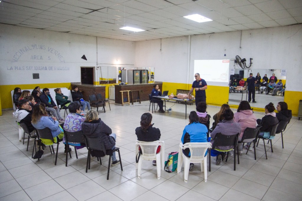 Auxiliares de Jardines Municipales recibieron capacitación en Reanimación&nbsp;Cardiopulmonar