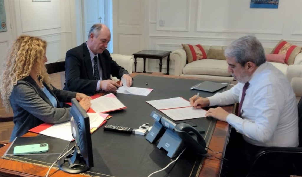 Chubut firmó convenios con Nación para fortalecer la investigación de cibercrimenes y delitos&nbsp;económicos