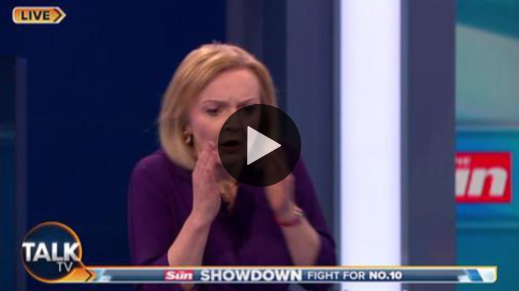 Video: se desmayó una presentadora durante un debate entre los candidatos a suceder a Boris&nbsp;Johnson