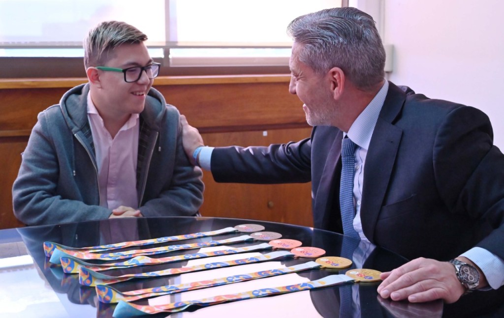 Arcioni recibió a Tobías&nbsp;Mario