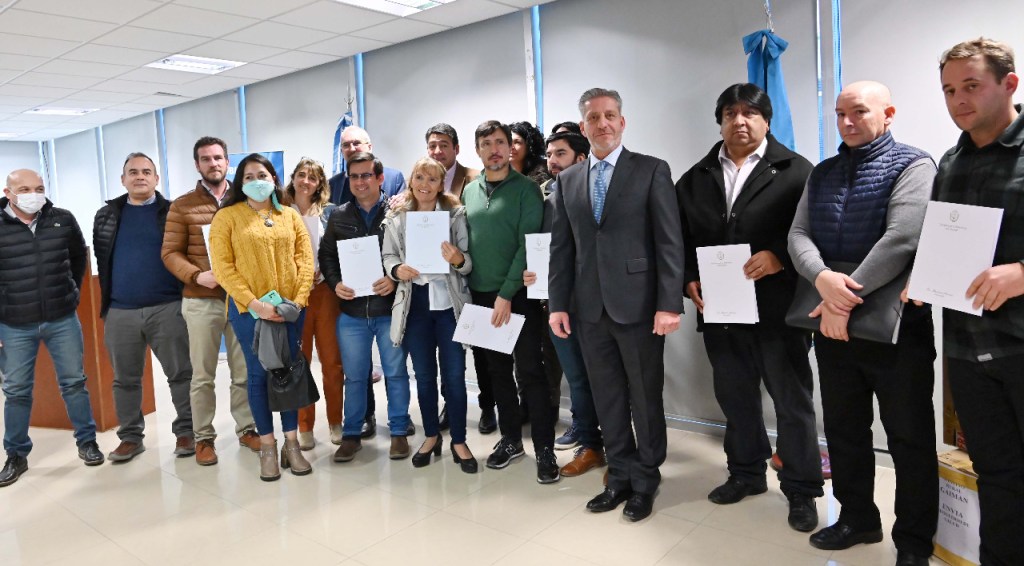 Entregaron equipamiento a hospitales de la&nbsp;Provincia