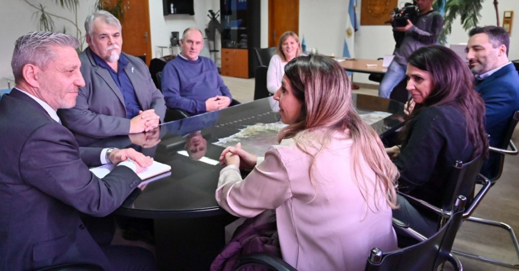 Arcioni se reunió con directivos de Amazon Web&nbsp;Services