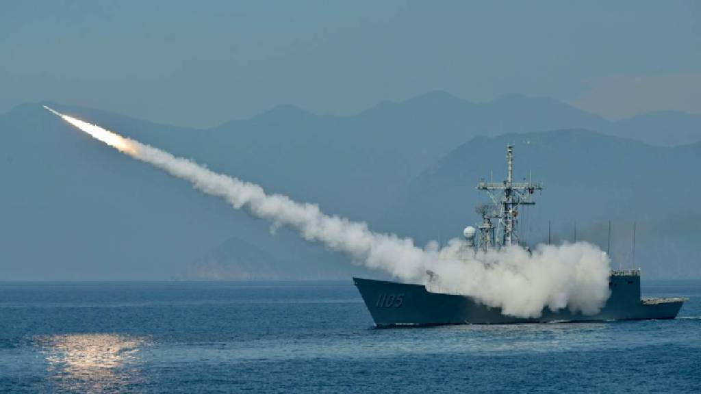 Putin equipará a la flota rusa con un misil&nbsp;hipersónico