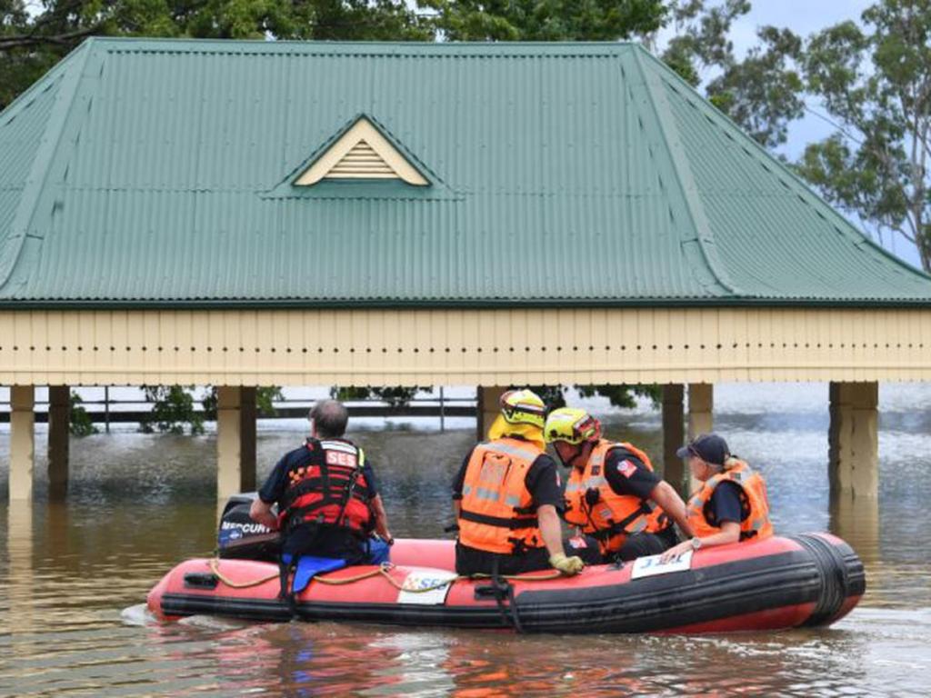 Ordenan evacuación de miles de personas por&nbsp;inundación