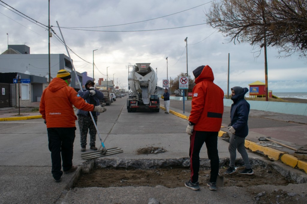 Avanzan los trabajos de bacheo en Rawson y Playa&nbsp;Unión