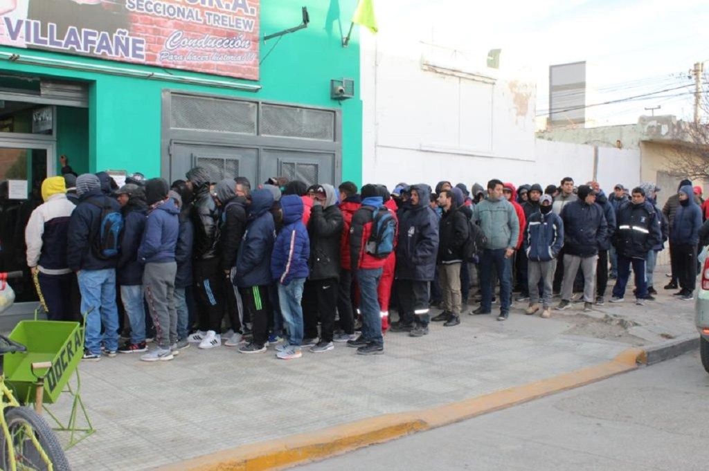 Uocra entregó refuerzos alimentarios e indumentaria a&nbsp;desocupados