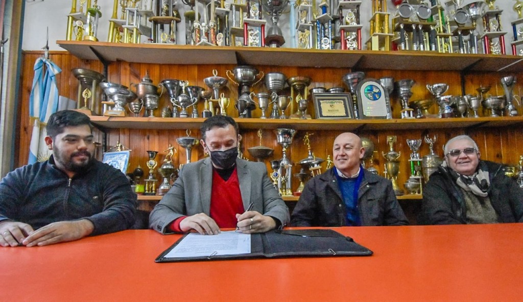 La Municipalidad de Trelew acompaña a Racing e&nbsp;Independiente