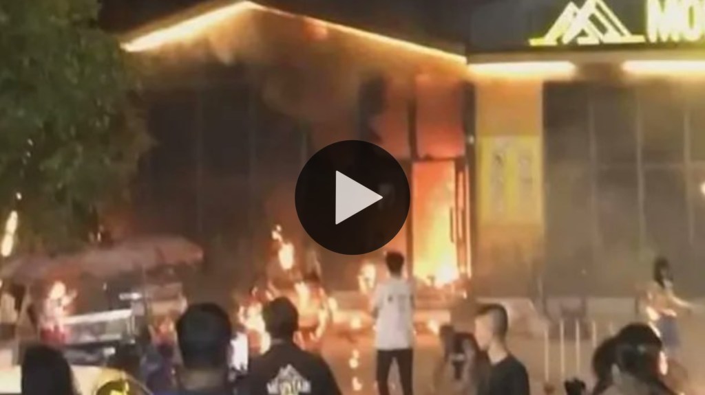 Video: 13 muertos y más de 40 heridos al incendiarse una discoteca