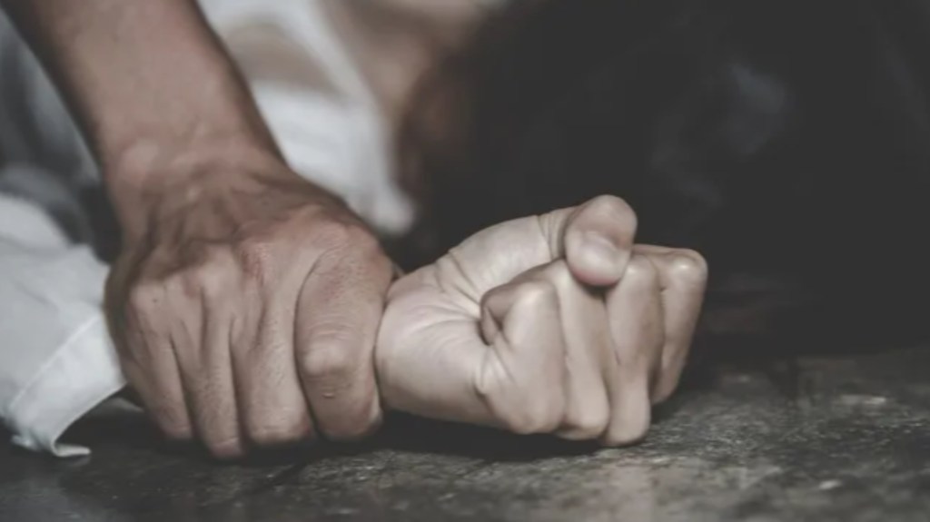 Horror: un profesor llevaba a una alumna a un hotel alojamiento después de clases y la&nbsp;violaba