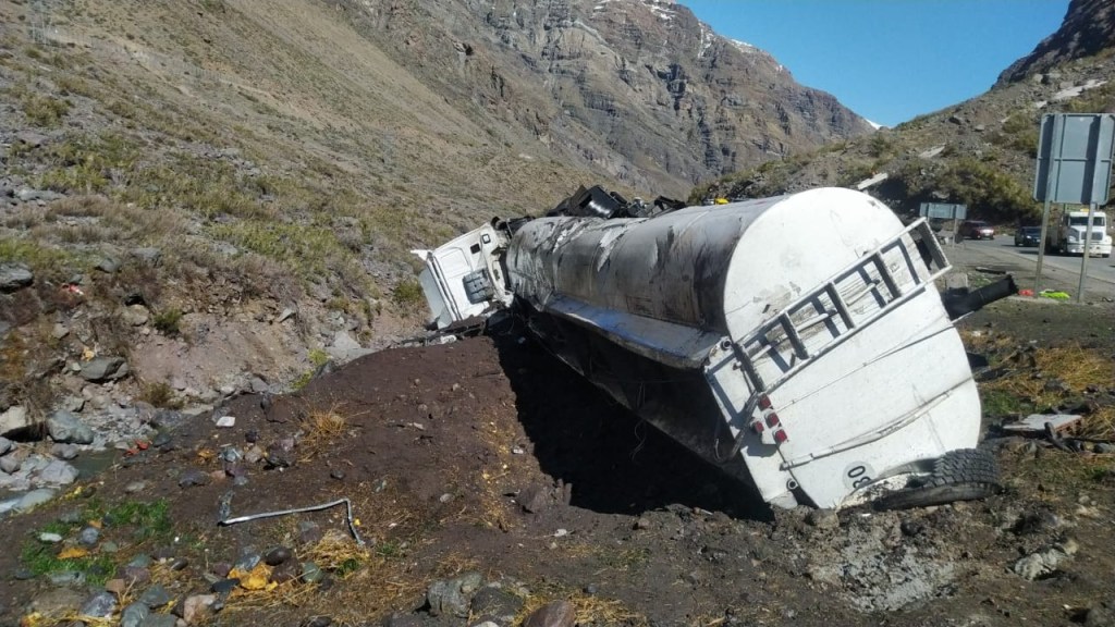 Un camionero murió al volcar en la frontera con&nbsp;Chile