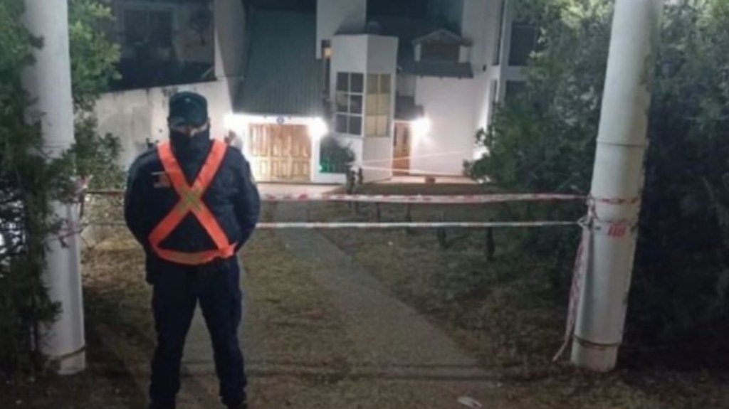 Una jubilada mató a tiros a un delincuente que golpeó a su esposo y entró a su casa para&nbsp;robarle