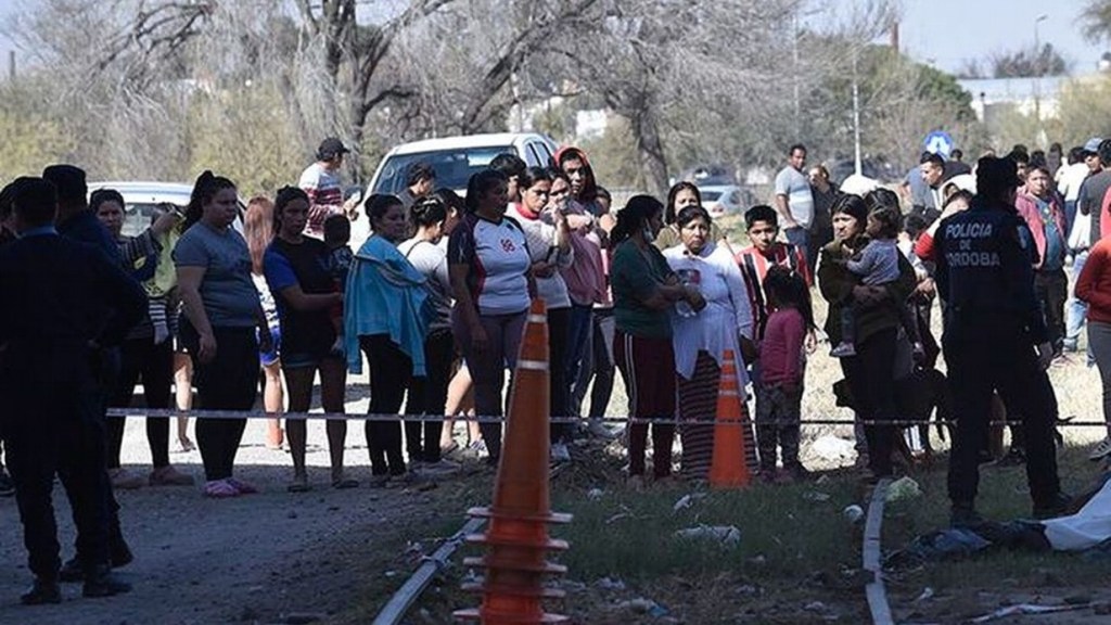 Dramático: una mujer murió arrollada por un tren y arrojó a su bebé para&nbsp;salvarlo