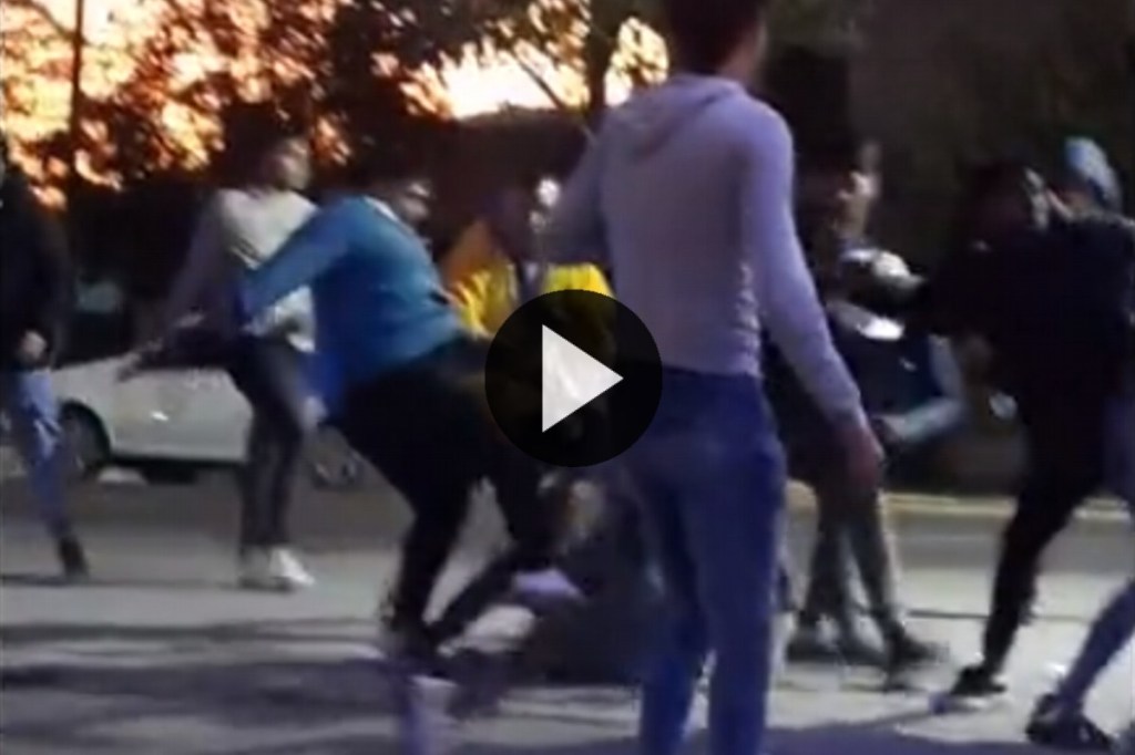 Video: violenta batalla campal a la salida de un boliche con varios&nbsp;heridos