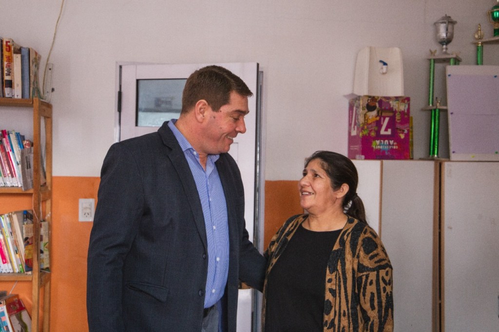 Biss entregó equipamiento informático para la biblioteca del Área&nbsp;16