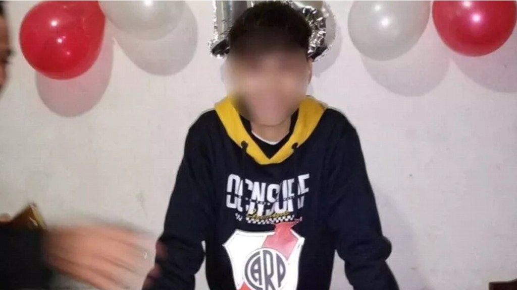 Salía de la escuela, lo apuñalaron en el estómago para robarle, le extirparon un riñón y está&nbsp;grave