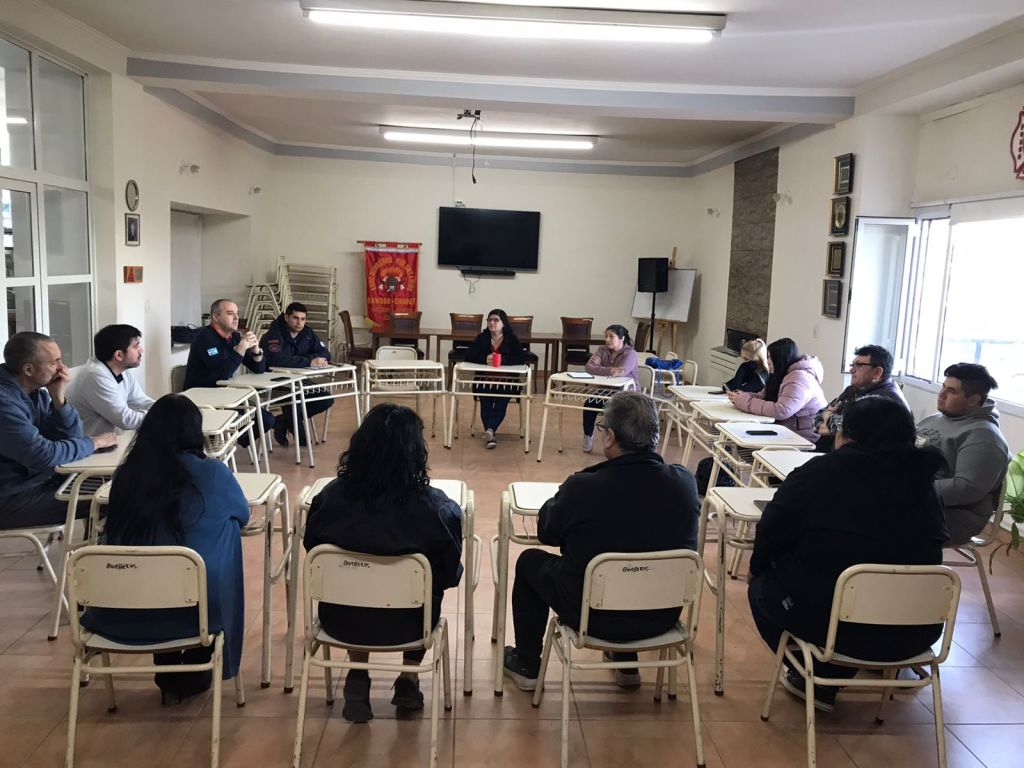 El Área de Vecinales y Bomberos Voluntarios realizaron charla a presidentes de&nbsp;barrios