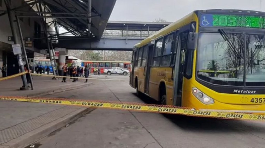 Nene de 6 años murió atropellado por un colectivo al salir a buscar una bolita que se le había&nbsp;caído