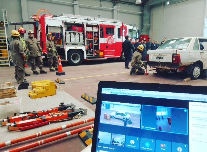 ASPIRANTES A BOMBERO SE CAPACITARON EN RESCATE&nbsp;VEHICULAR