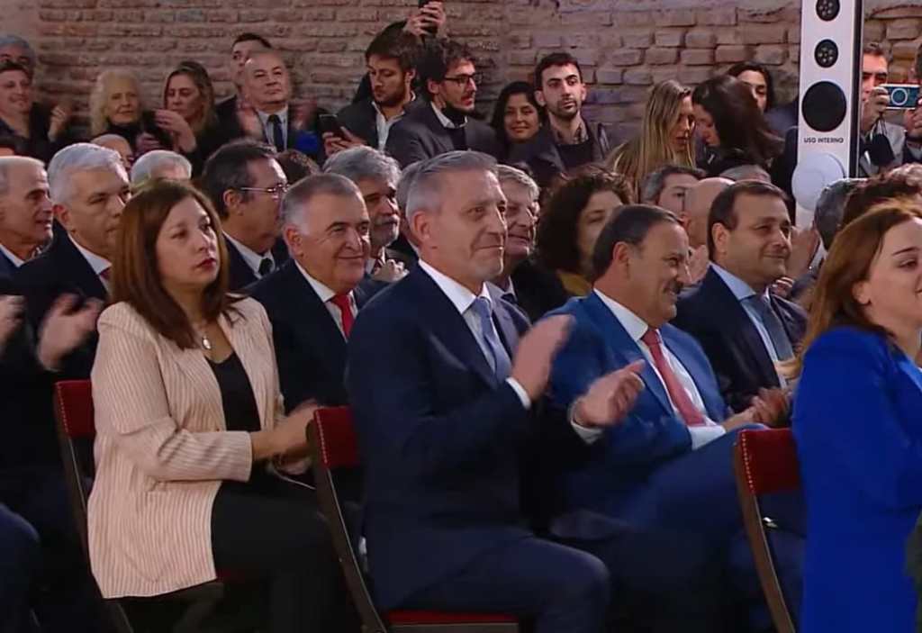 Arcioni participó de la asunción de Sergio Massa como nuevo Ministro de Economía de la&nbsp;Nación
