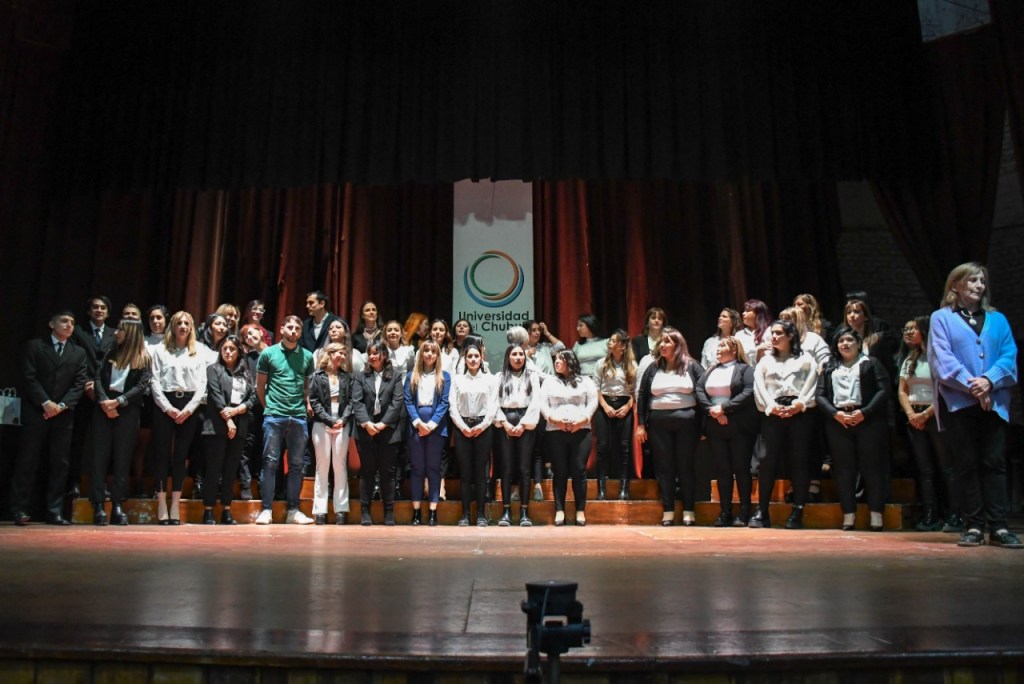 Con récord de graduados, la Universidad del Chubut celebró su Colación de&nbsp;Grados