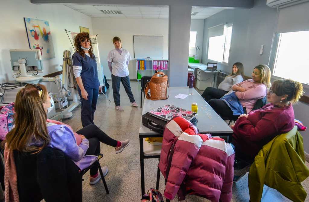 Charla en el Centro Materno Infantil de Trelew sobre educación y lactancia&nbsp;materna