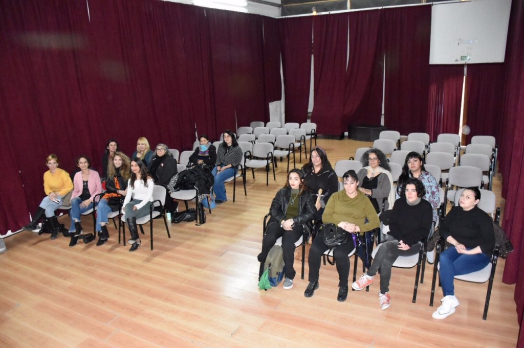 Se presentó el podcast sobre género “Las&nbsp;Arcoiris”