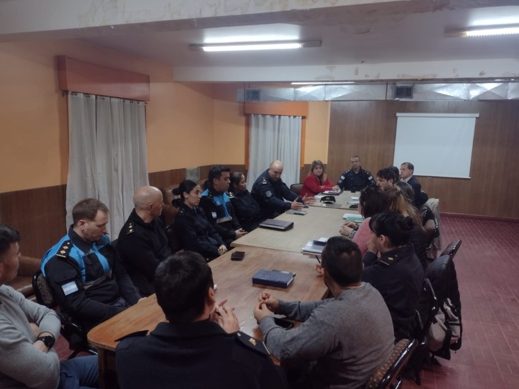 La Policía del Chubut y el Ministerio Público Fiscal acordaron procedimientos para prevenir la violencia&nbsp;familiar