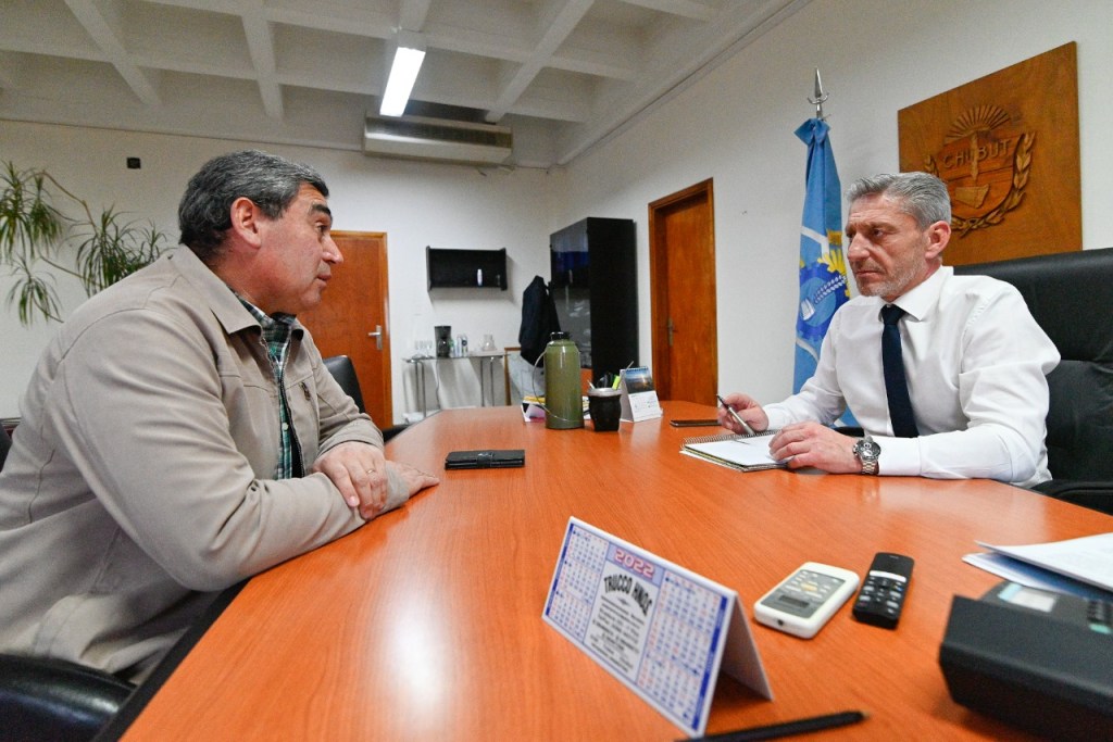 Arcioni evaluó junto al jefe comunal de Paso del Sapo la situación tras el&nbsp;temporal