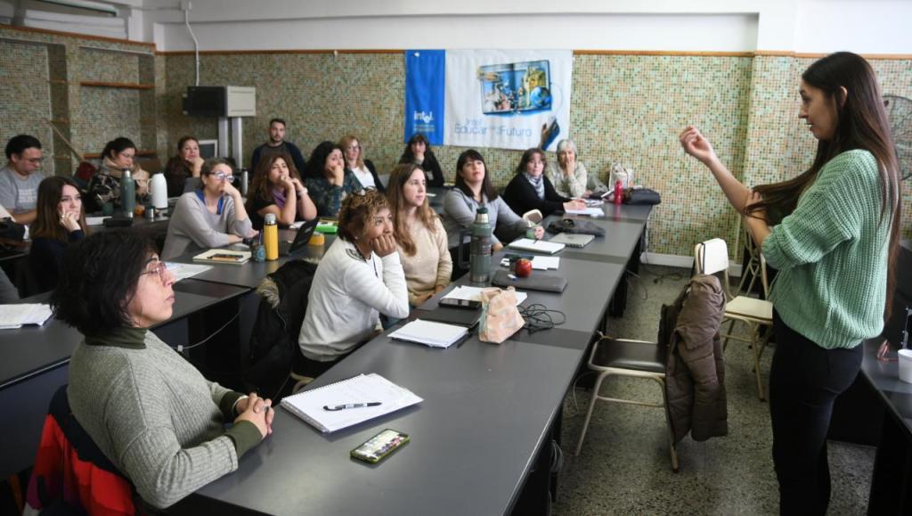 El Ministerio de Educación recorre institutos de Nivel&nbsp;Superior
