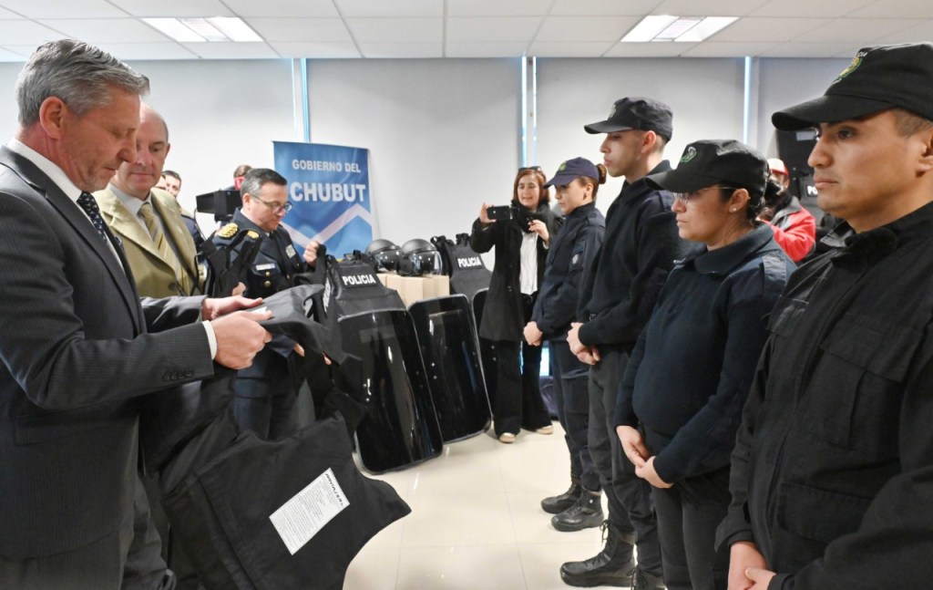 Se entregó equipamiento a la Policía del Chubut por más de 35 millones de&nbsp;pesos