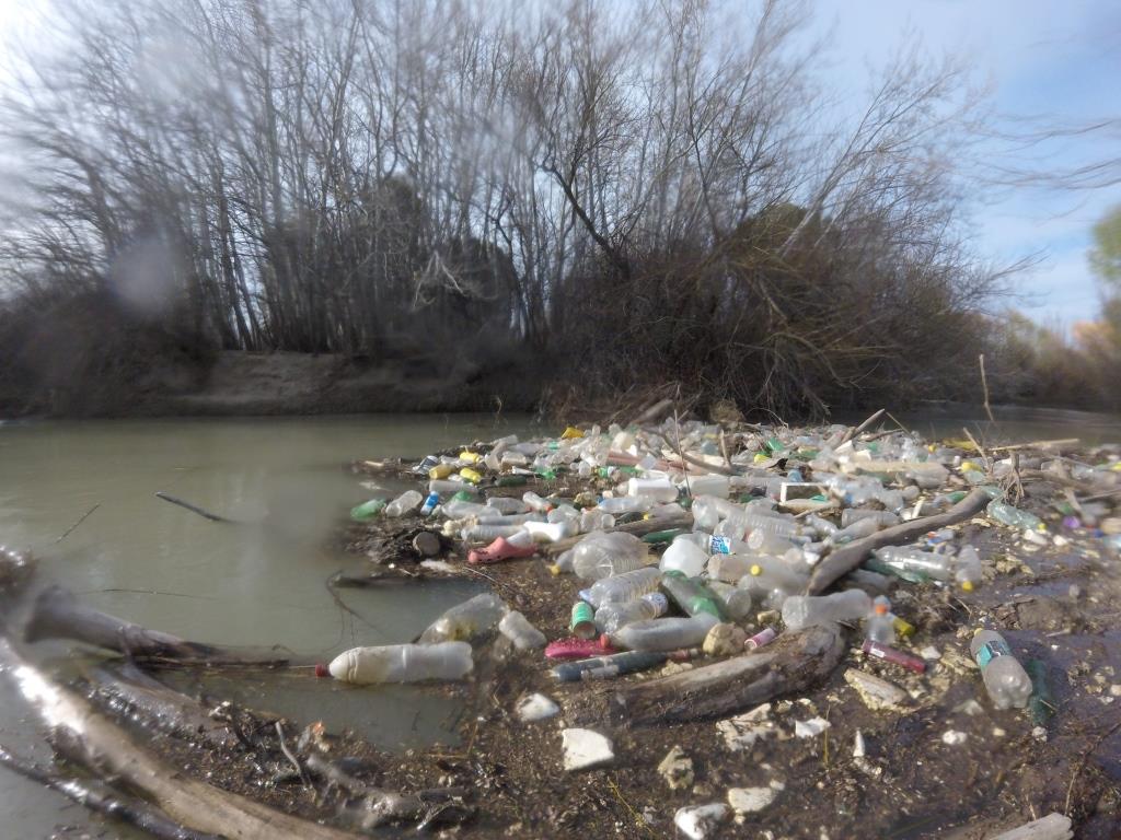Limpiaron casi 300 kilos de residuos en el Río&nbsp;Chubut